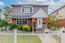 12 Woodlawn Avenue, 1st Floor — Valley Stream (represented renters) -- RENTED