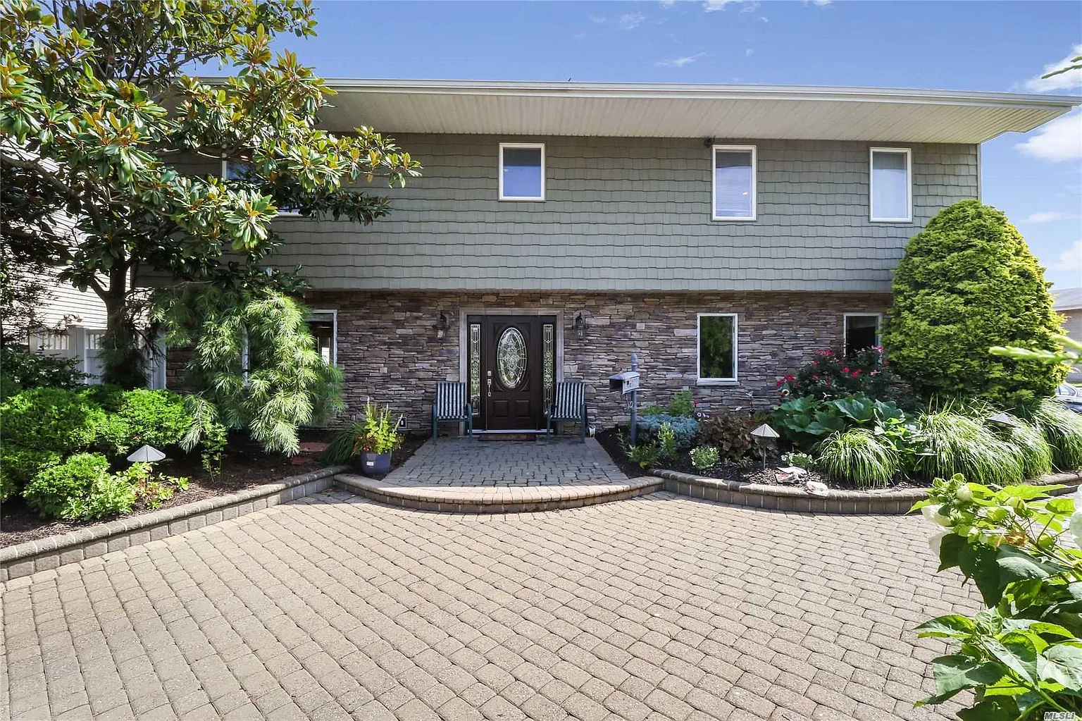 3211 Lee Place — Bellmore (represented buyers) -- SOLD